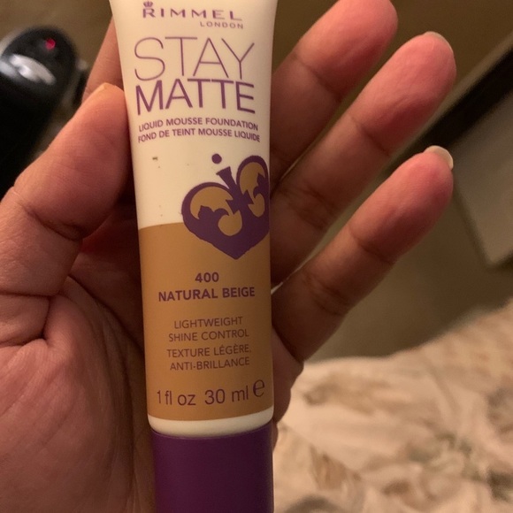 Rimmel Stay Matte Foundation,400 Natural Beige - Picture 4 of 5